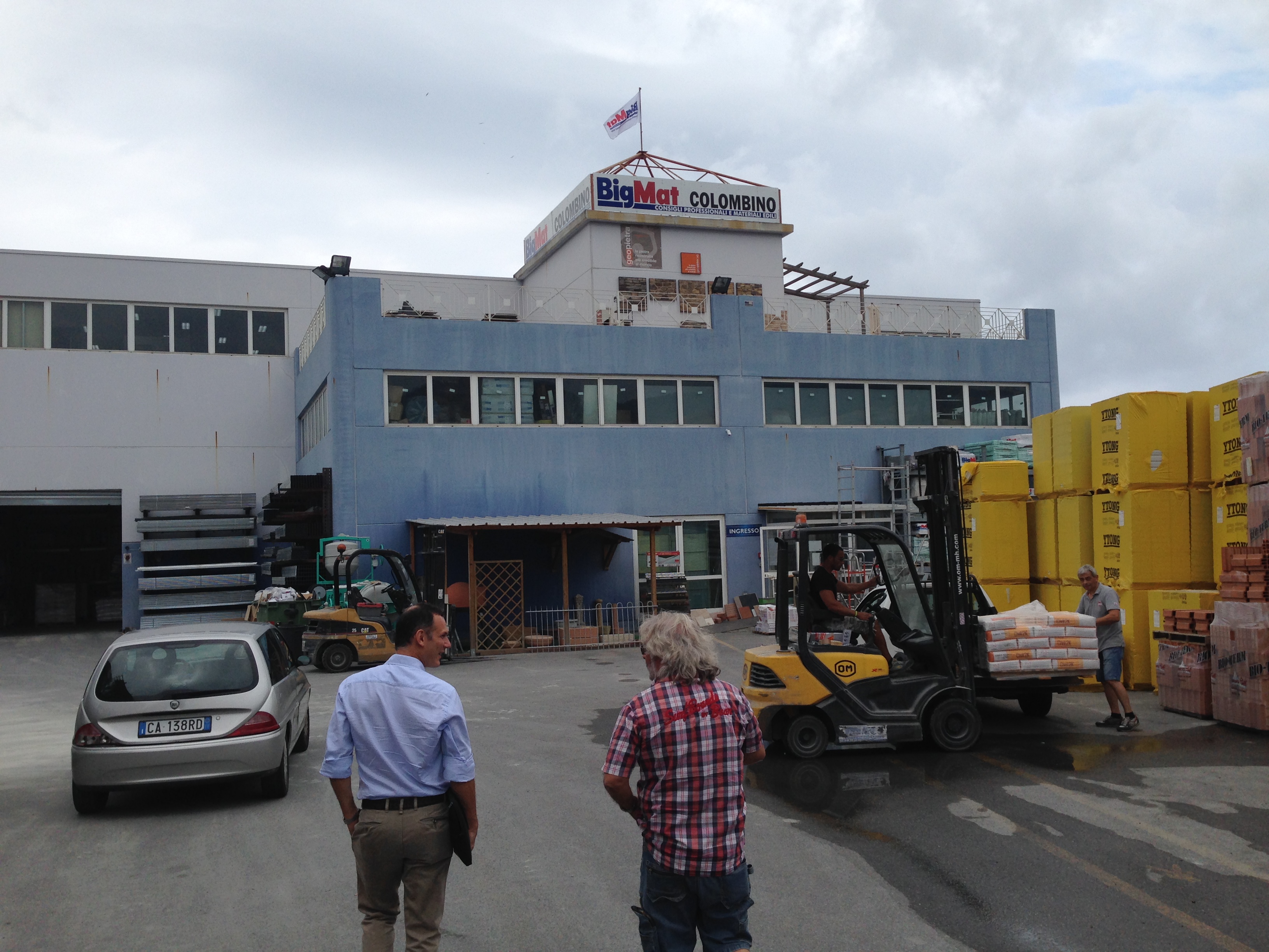 bigmat fratelli colombio magazzino edile showroom finiture arredo bagno savona 