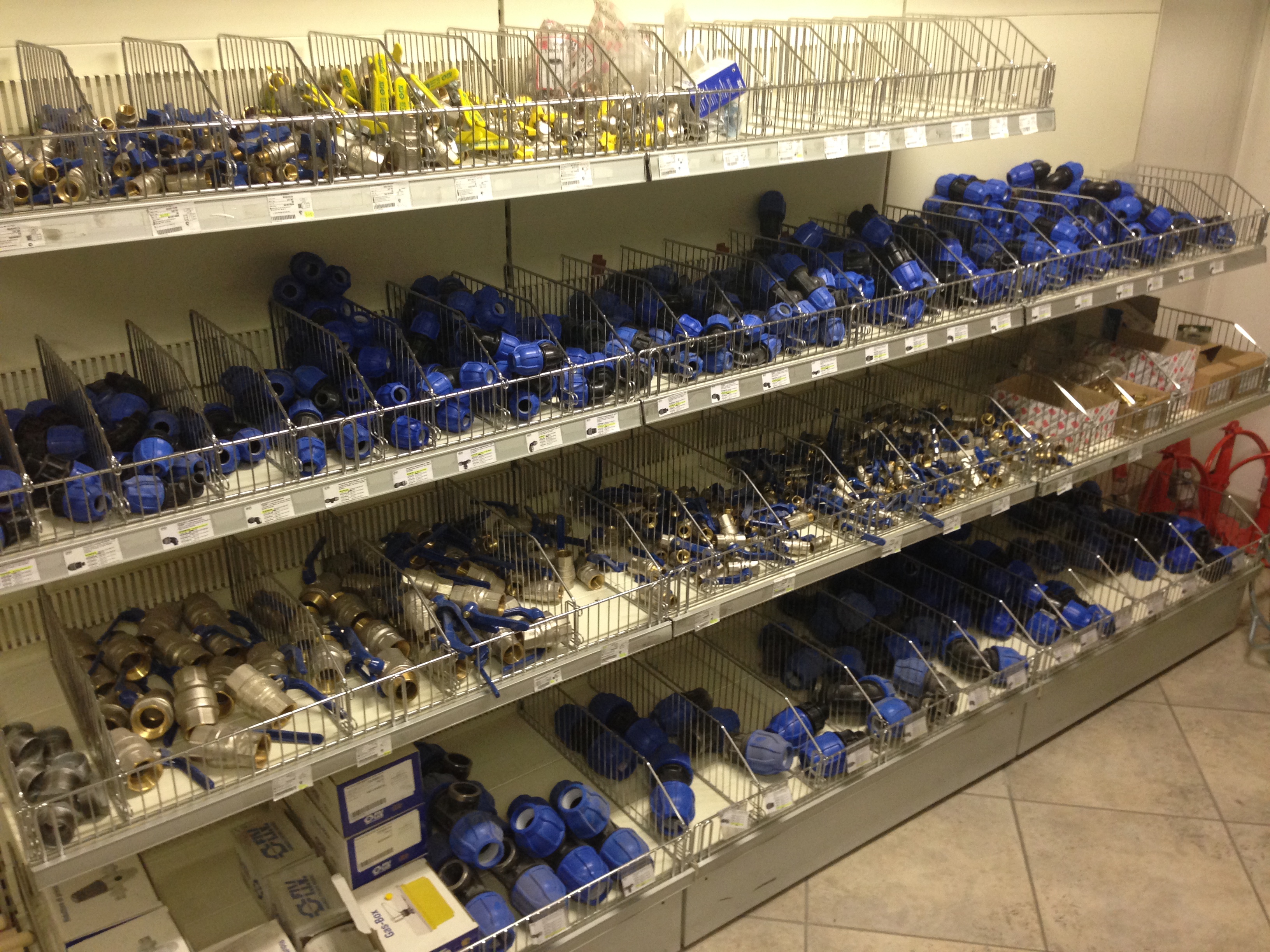 bigmat fratelli colombio magazzino edile showroom finiture arredo bagno savona 